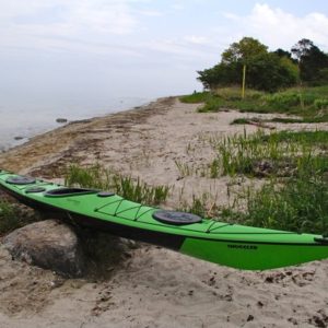 Smuggler kajak fra Kayman Kayaks. Kvalitets havkajak m. finne/skeg og ror