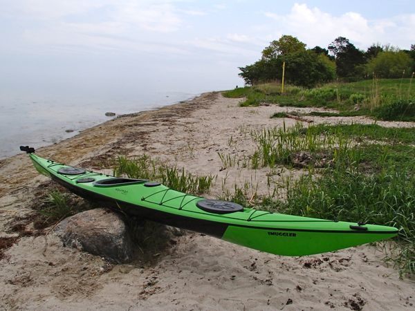 Smuggler kajak fra Kayman Kayaks. Kvalitets havkajak m. finne/skeg og ror